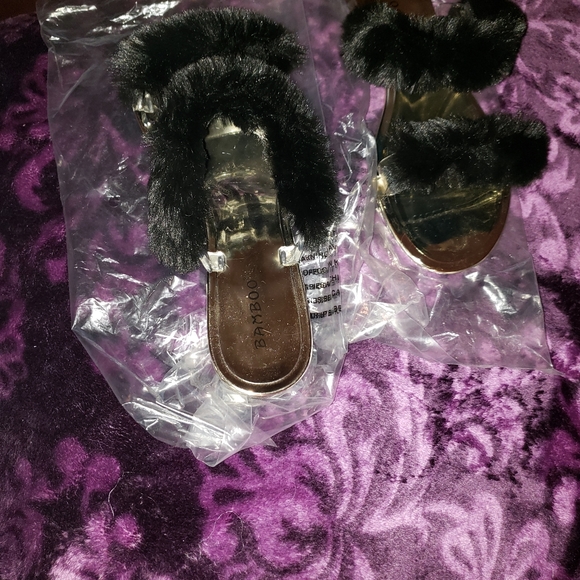 Sandals - Picture 2 of 2